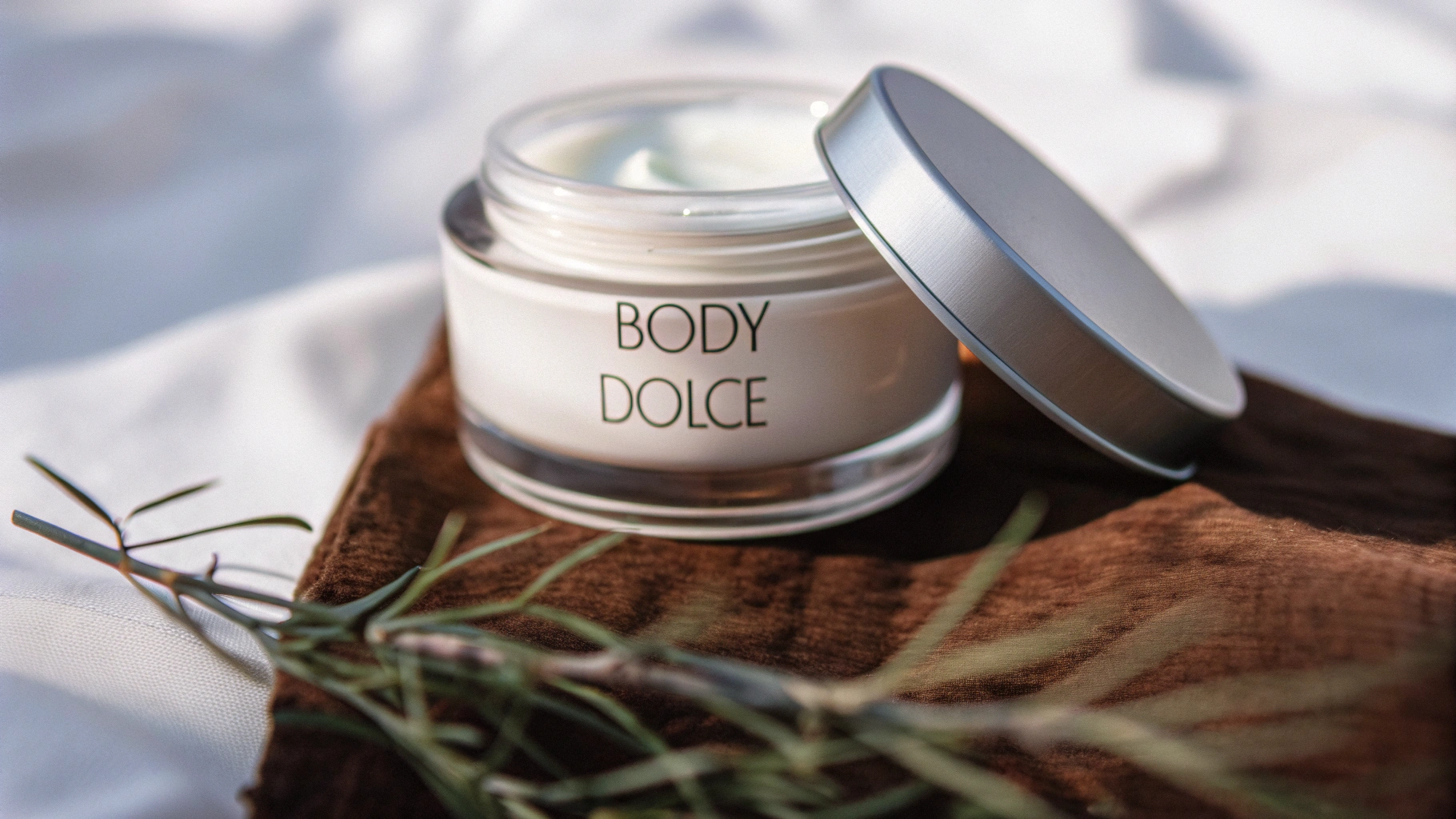 AI generated image by Red Panda AI: crea una crema y que en el frasco diga body dolce
