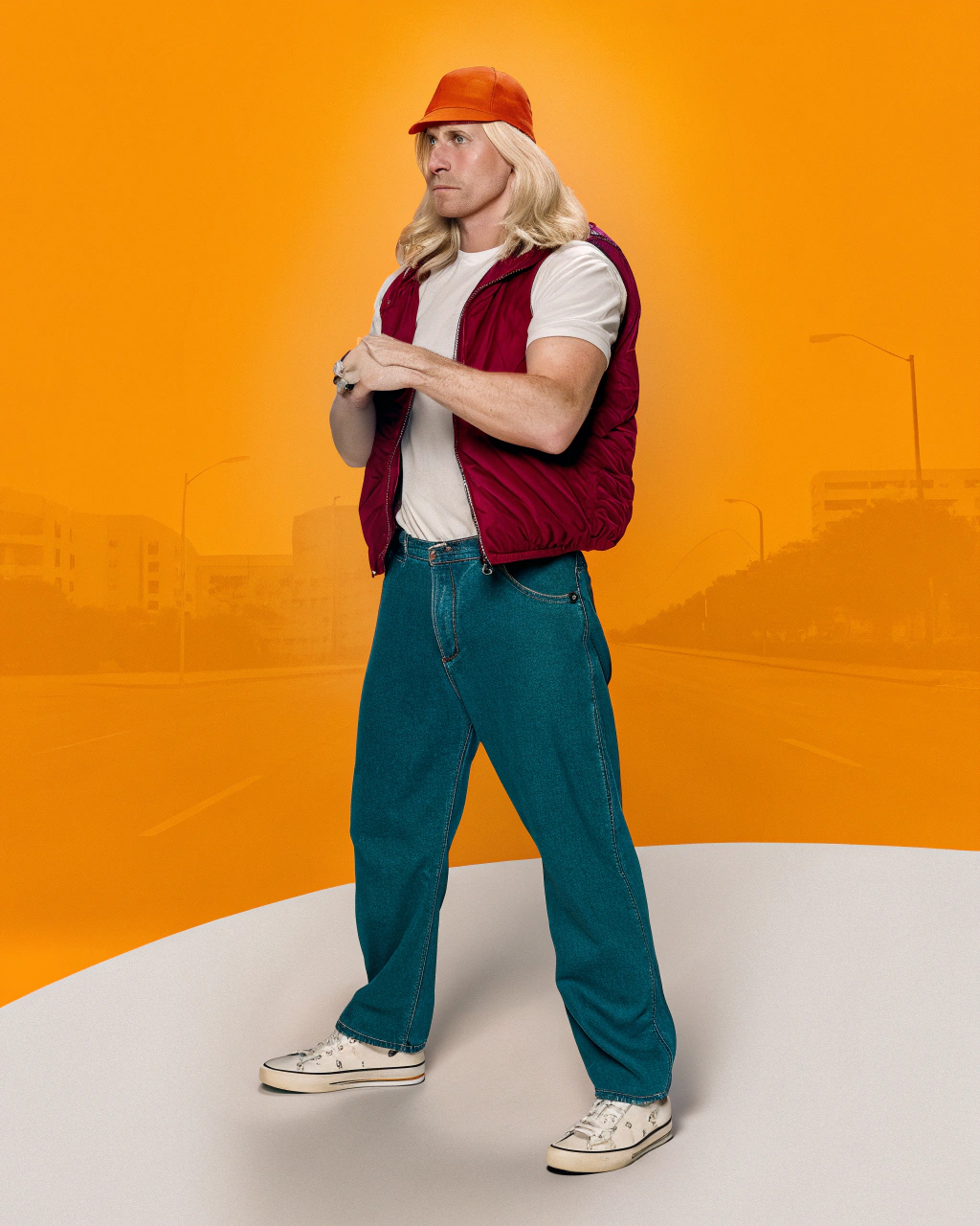 AI generated image by Red Panda AI: camera profissional, imagem cinematografica, uma imagem incrivelmente realista do personagem Terry Bogar, (jogo fatal fury), loiro, com cabelos longos, usa um boné e colete vermelhos e uma calça jeans, um tenis all star em um uma rua metrocity